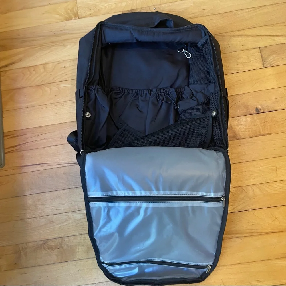 NEW! Voova Black Backpack